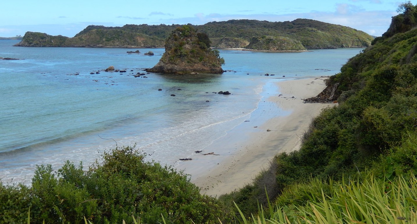 Stewart Island Ringaringa Beach and Native Island AUG VISIT