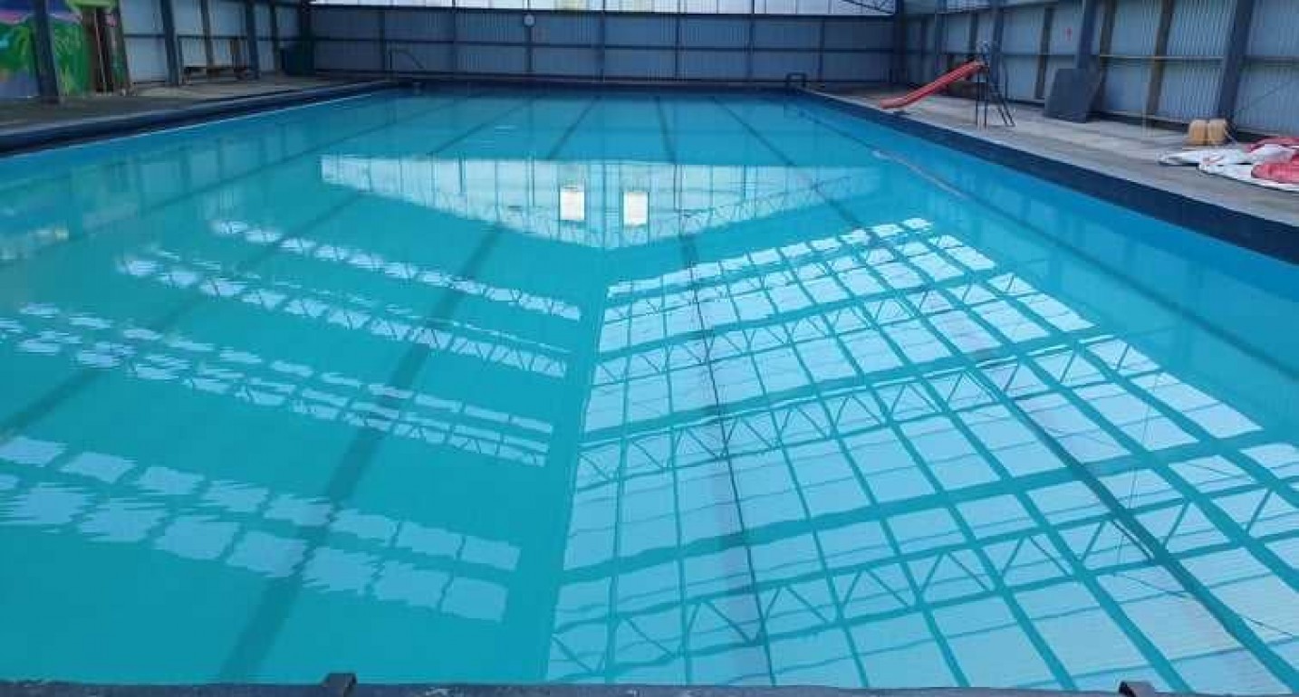 Takitimu Pool sparkling clean 1